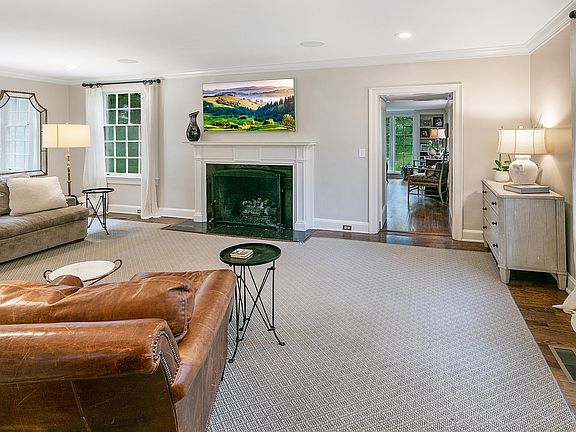 3rd image of 807 & 803 Woodland Ct