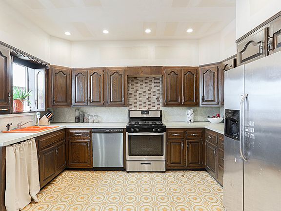 5th image of 1517 E 35th St
