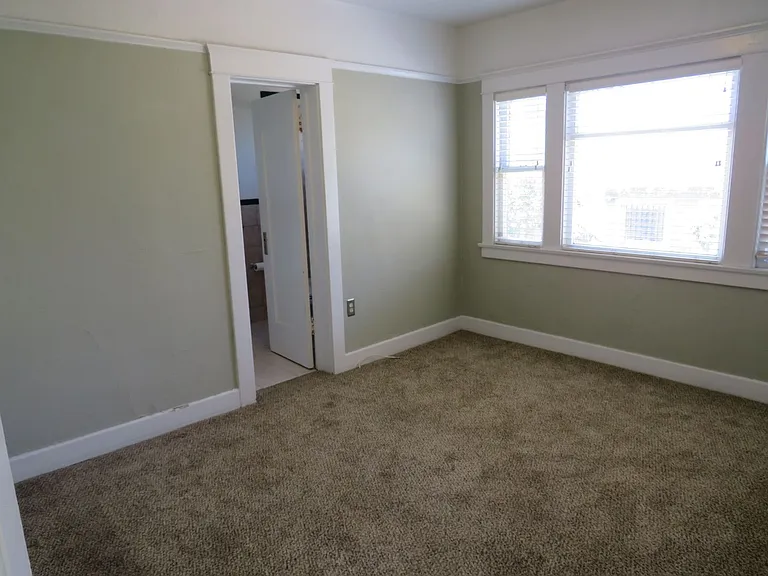 2625 Lincoln Ave — Photo 9