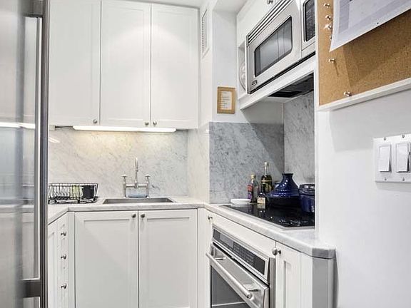 5th image of 1 5th Ave APT 10D