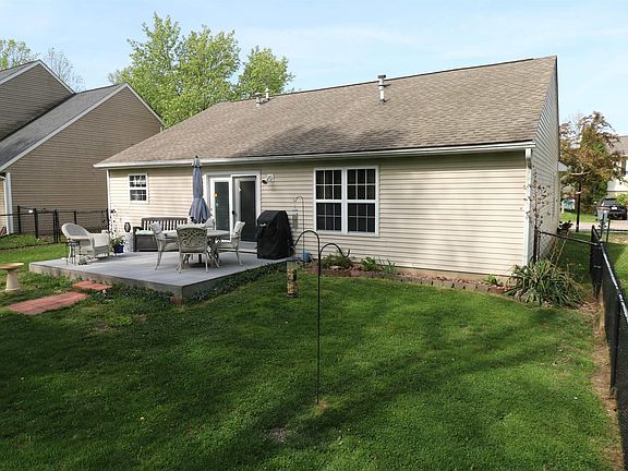 3rd image of 2219 S Laurelwood Dr