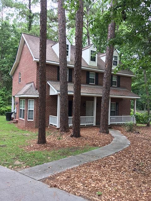 1st image of 121 Oak Hollow Dr