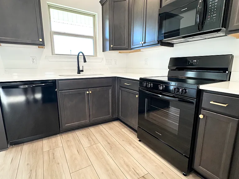7382 Alley Oak Ln — Photo 2