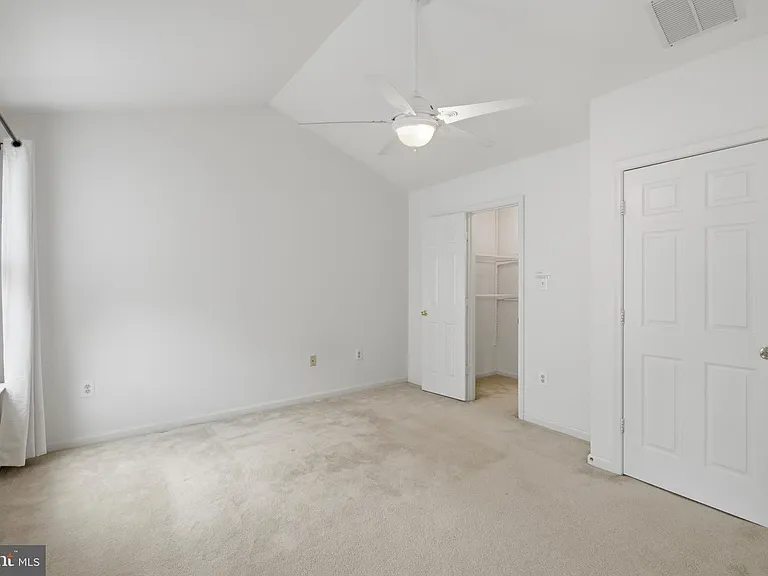 2449 Clover Field Cir — Photo 20