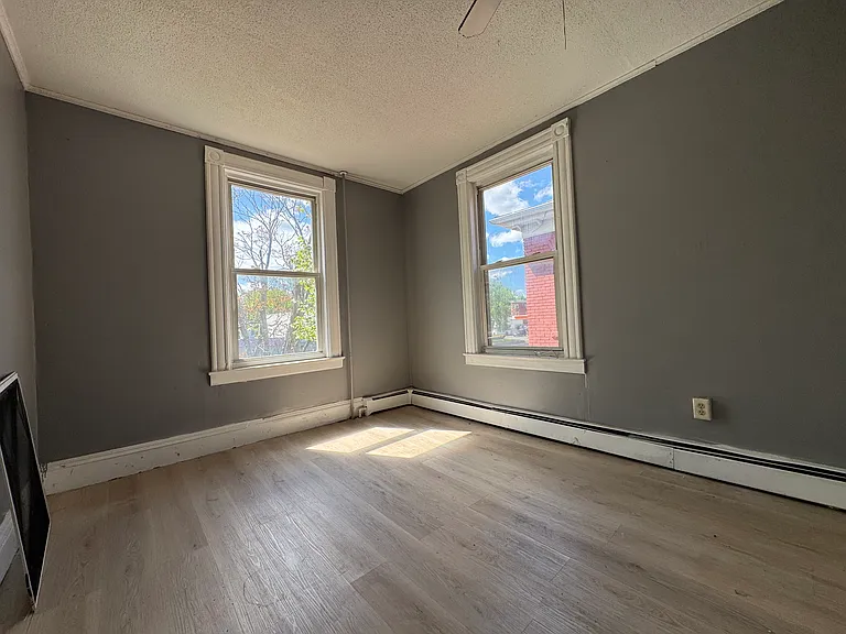 208-210 Franklin Ave #2N — Photo 6