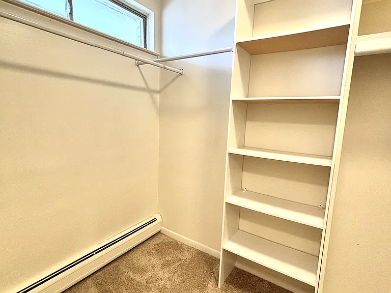 150 Huronview Ct — Photo 12