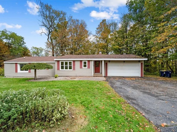 3694 Oxford Rd, New Hartford, NY 13413