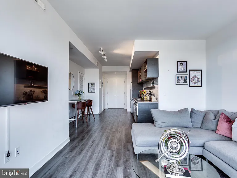 2030 8th St NW #503 — Photo 15