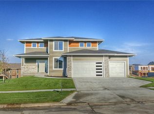 815 NE Elk Run Dr NE, Waukee, IA 50263