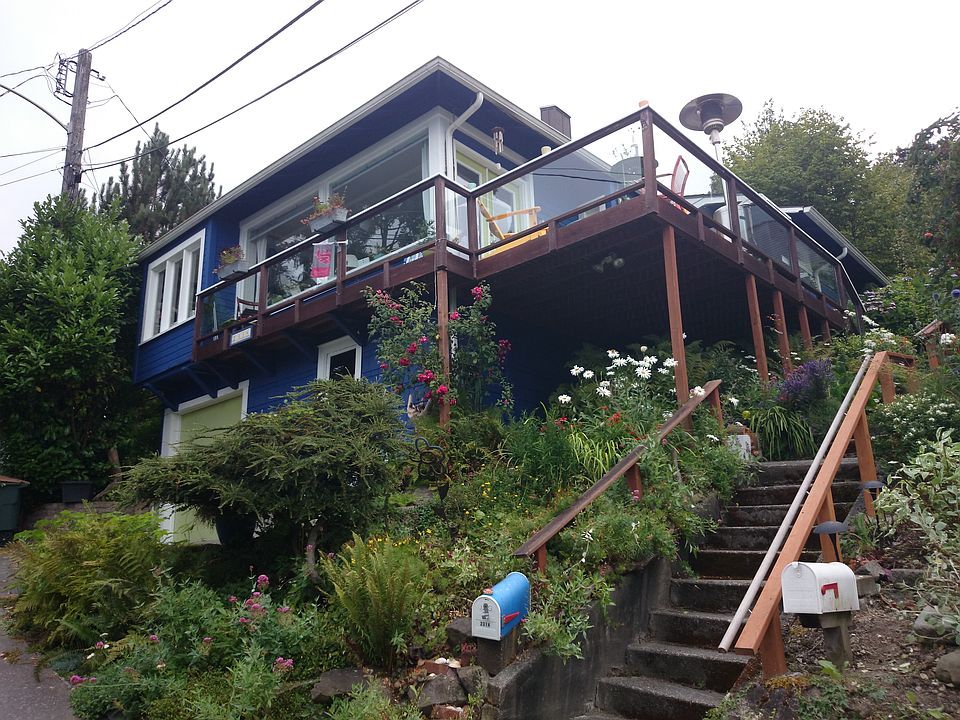 2nd image of 2314 Halleck Ave SW