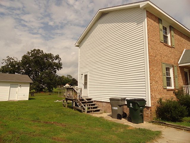 2nd image of 112 Jeffrey Cir