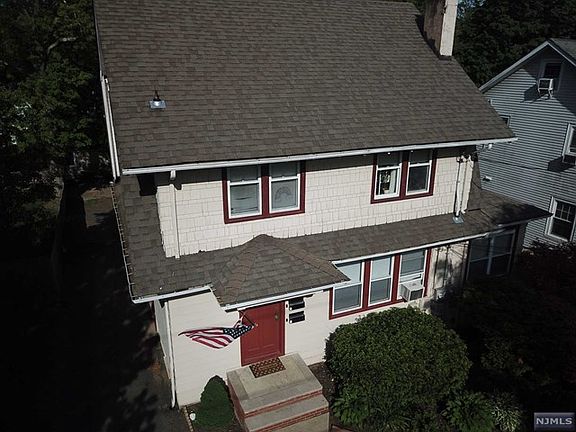 2nd image of 157 Lexington Ave