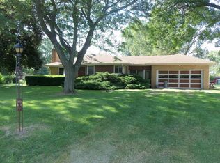 12431 W Nicolet Dr, New Berlin, WI 53151