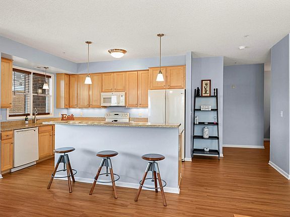 5th image of 100 4th Ave N Unit 112