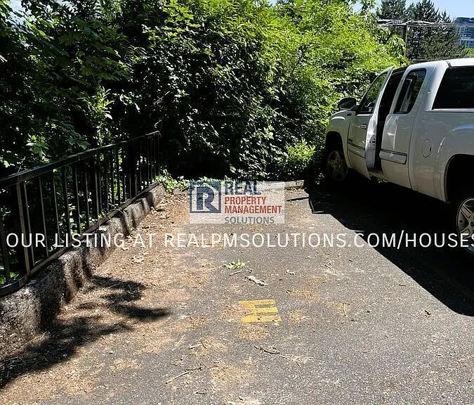 3425 SW Barbur Blvd #5 — Photo 34