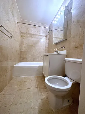 Rented by Manhattan Realty Group | media 13