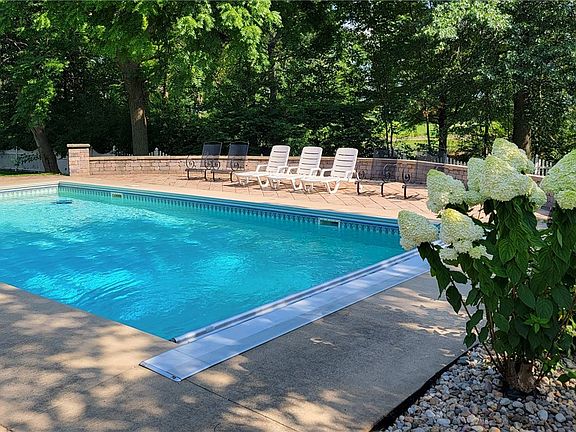 4th image of 1182 Wedgewood Ct