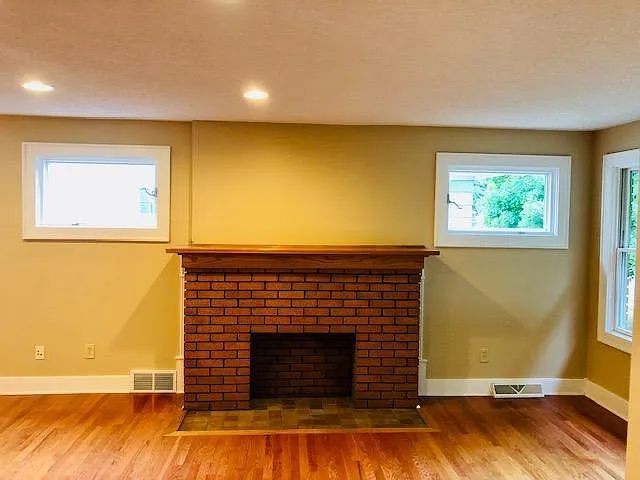 31 Mumford St #LOWER — Photo 5
