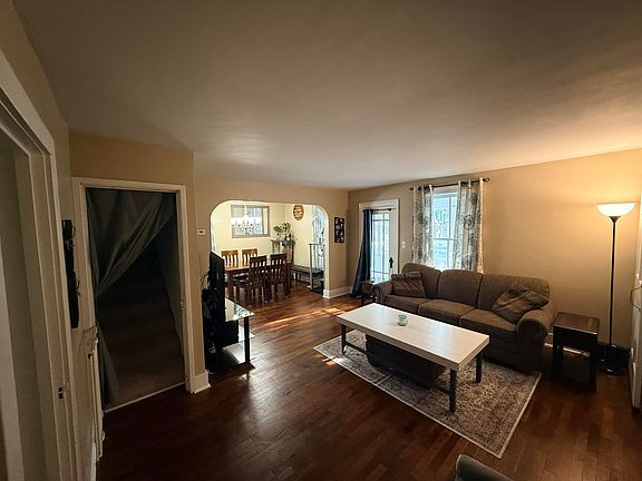 4th image of 617 S Lansing St