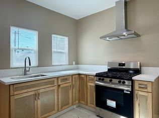 324 W Opp St APT 6, Wilmington, CA 90744