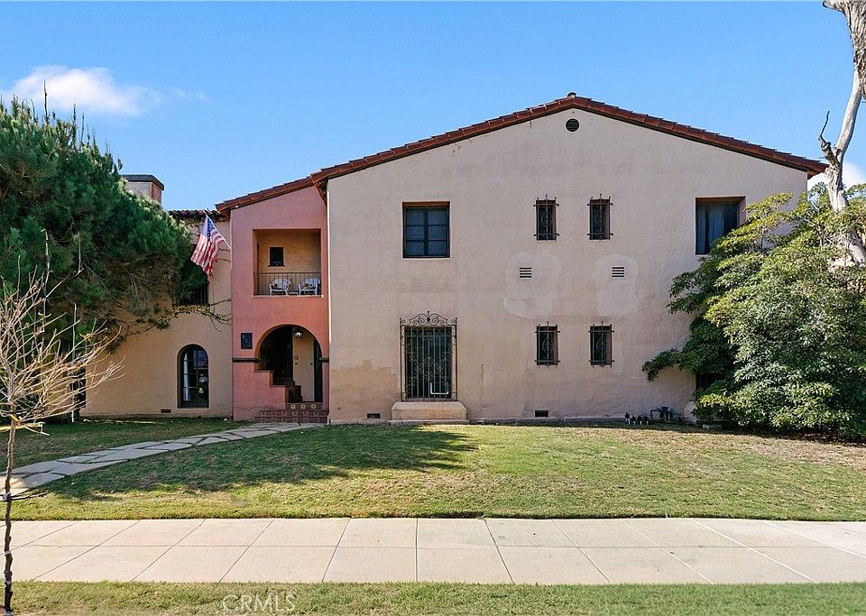 1st image of 819 S Curson Ave