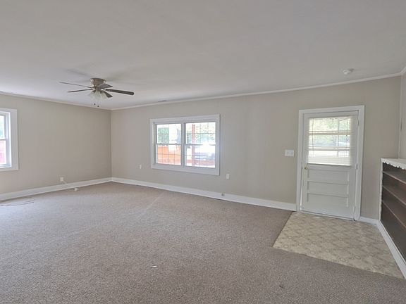 3rd image of 400 W Main St