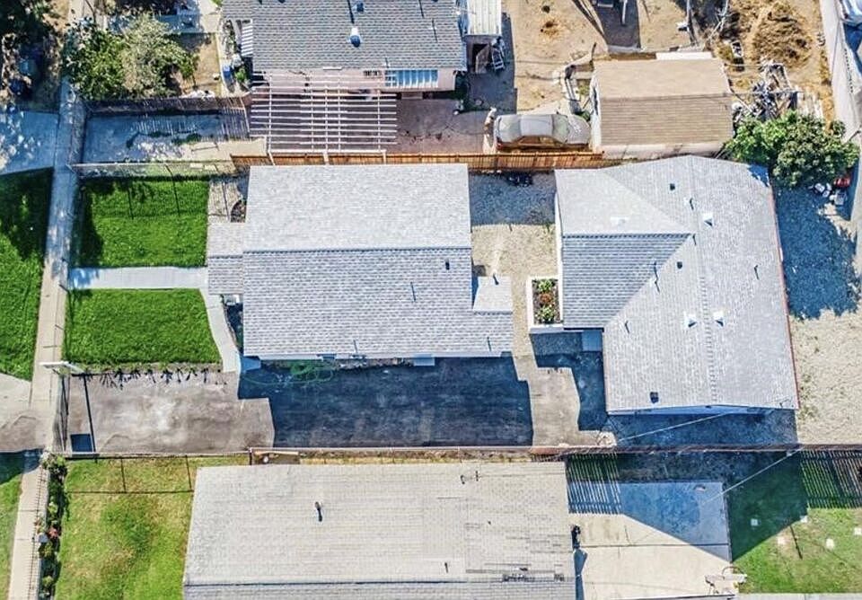1st image of 433 W 94th St