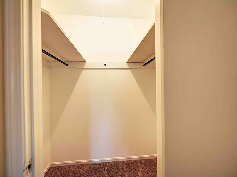 Highlands 2 bedroom apartment walking distance to Bardstown Road. — Photo 7