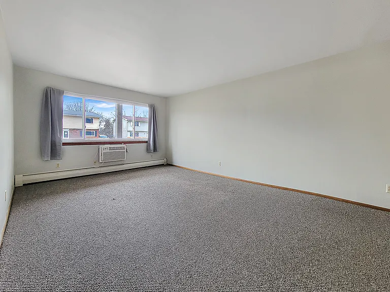 5510 58th Ave #7 — Photo 2