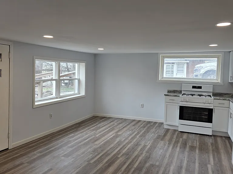 7105 Main St #6 — Photo 1