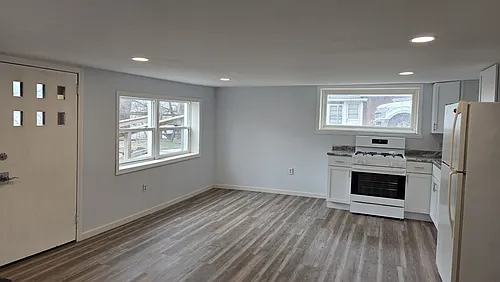 7105 Main St #6 Photo 1