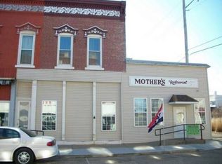 415 Edward St, Henry, IL 61537