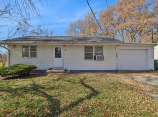 903 S 1st St, Indianola, IA 50125