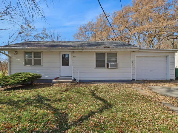 903 S 1st St, Indianola, IA 50125