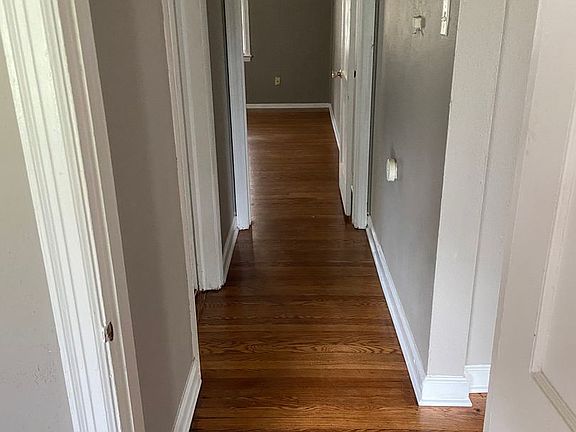 4th image of 918 W Stewart Rd