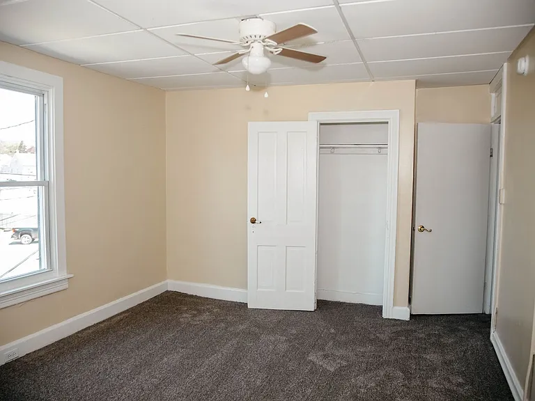 327 Spruce St — Photo 15