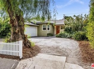 5177 Don Pio Dr, Woodland Hills, CA 91364