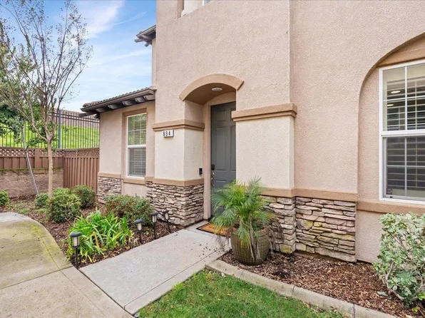 894 Bullion Ln, Folsom, CA 95630