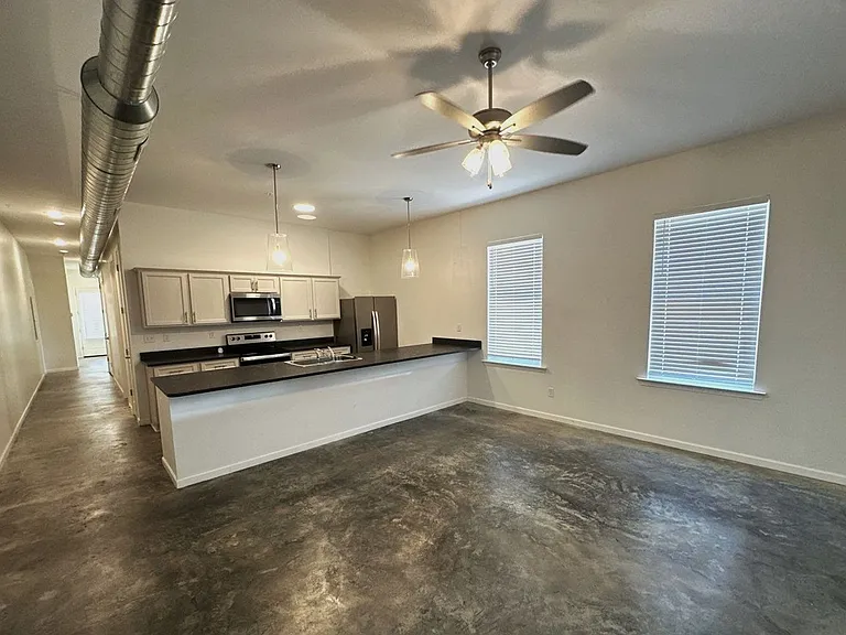 Overton Square Flat Now Available for lease @ 78 N. Rembert! — Photo 2