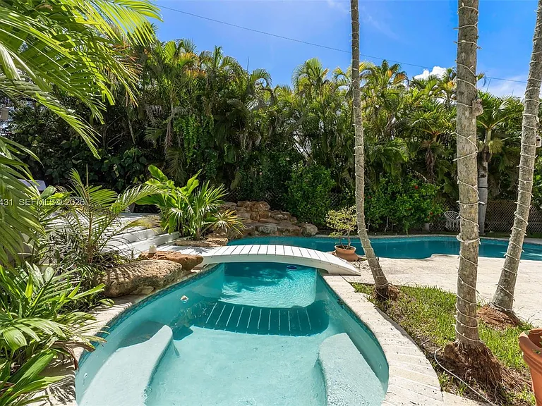 7924 SW 50th Ct — Photo 24