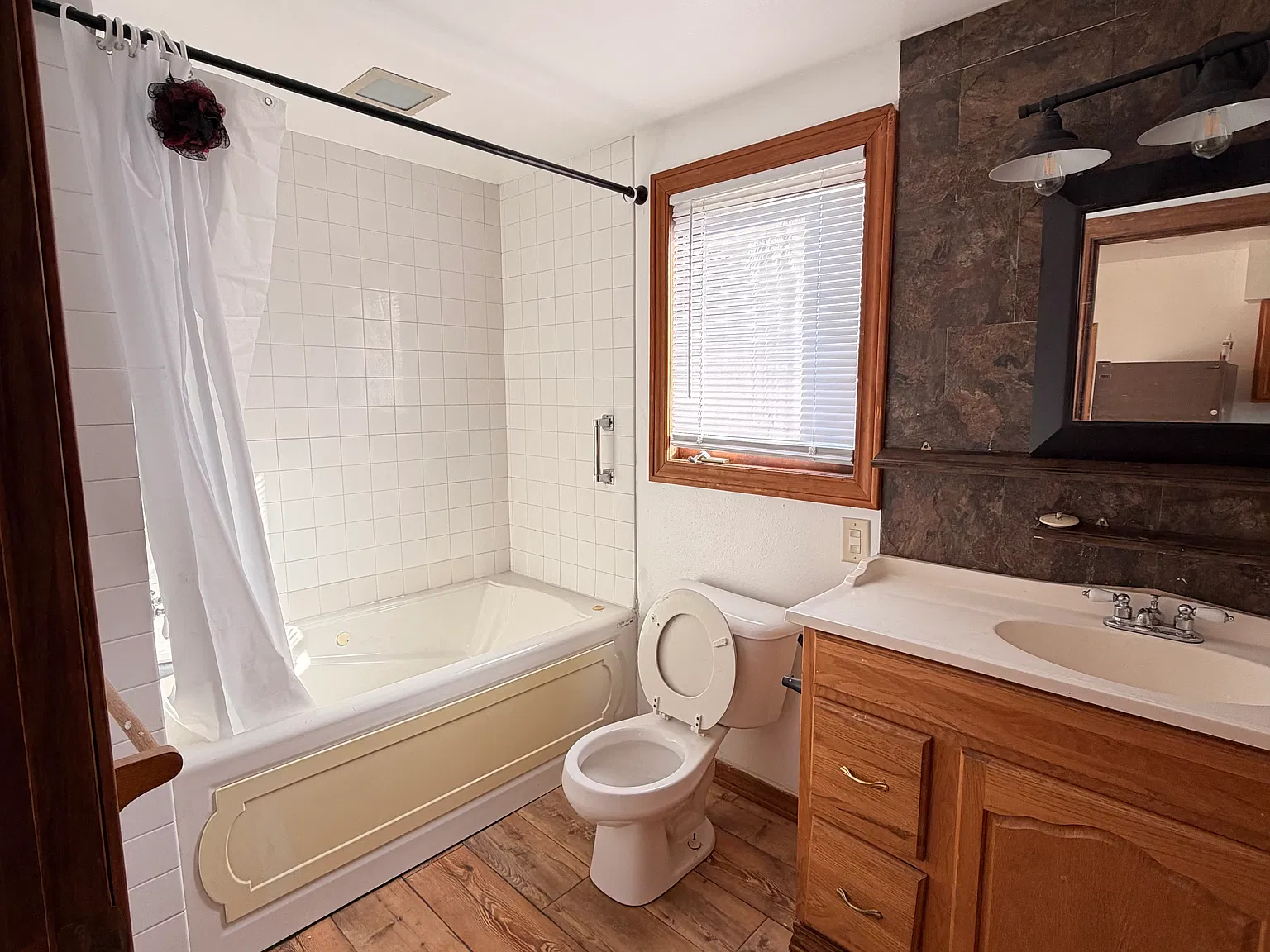 4 bed, $1,500 — Photo 4