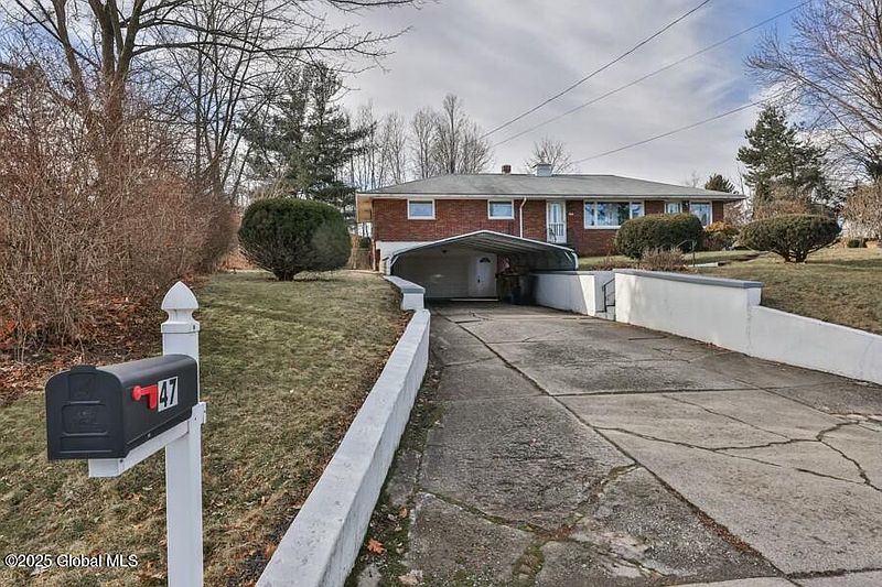4th image of 47 Sherman Avenue