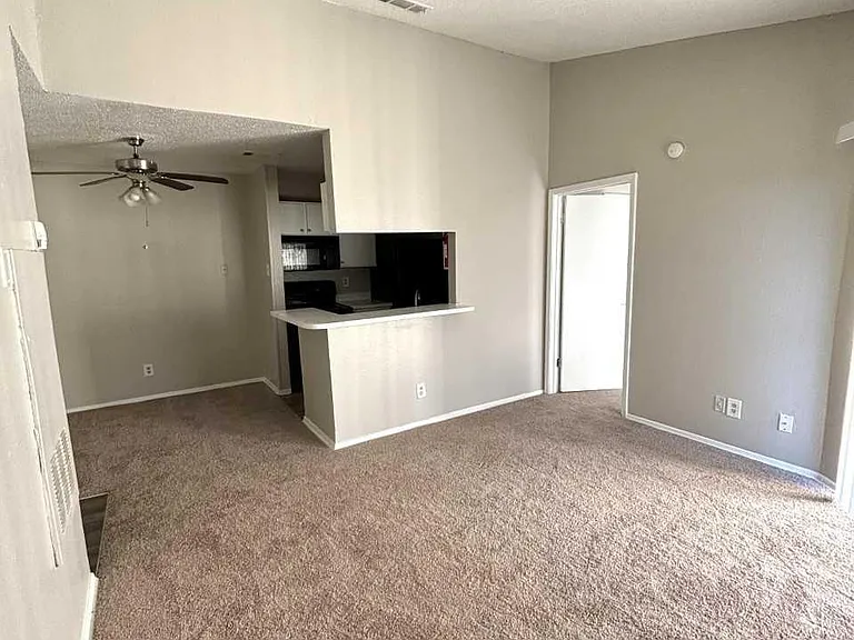 Oak Meadow Apartments — Photo 60