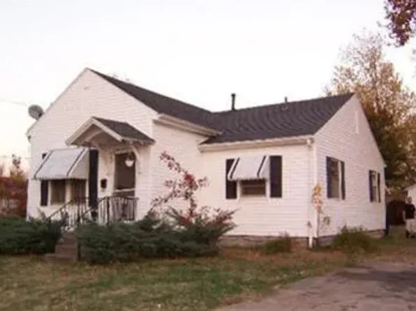 802 S McCanse St, Mount Vernon, MO 65712