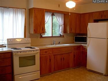 3rd image of 291 5th St NE