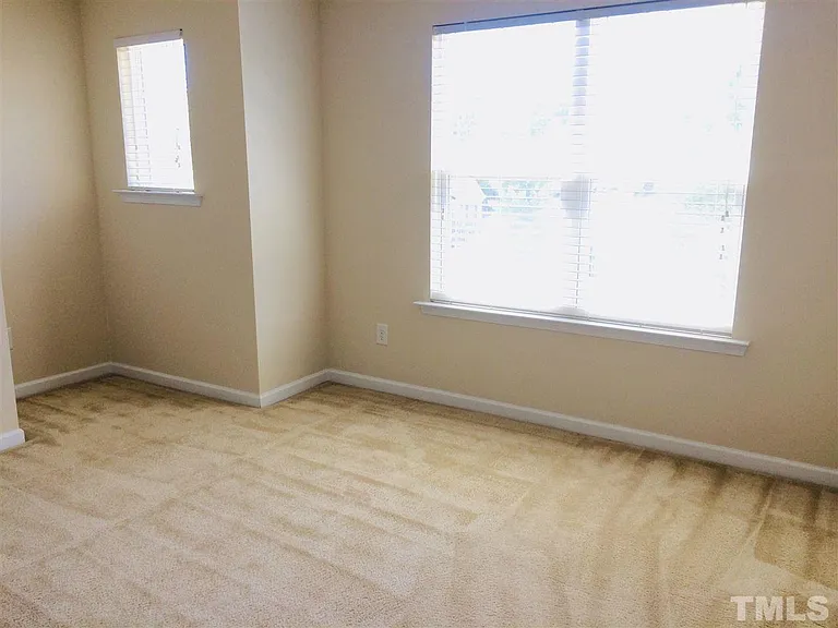 709 Garden Square Ln — Photo 21