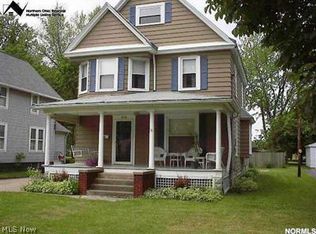 938-938 1/2 State St, Vermilion, OH 44089