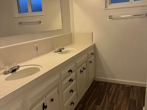4th image of 1331 E Vartikian Ave