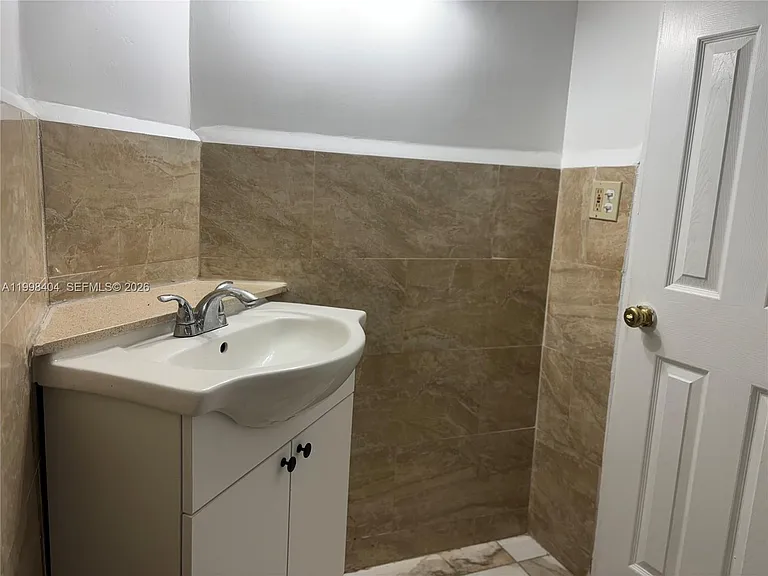 1501 NE 191st St #C211 — Photo 5