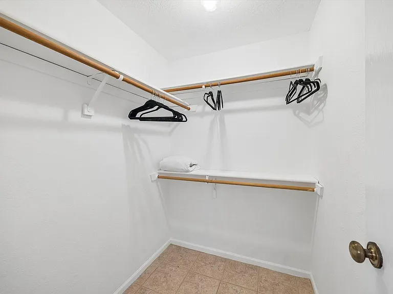 30 Camberwell Ct — Photo 15